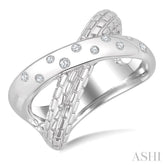 1/10 Ctw Split Criss Cross Round Cut Diamond Fashion Ring in Sterling Silver