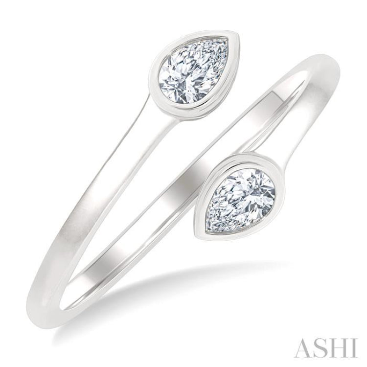 1/5 Ctw Split Single Coil Bezel Set Pear Cut Diamond Open Fashion Ring in 14K White Gold