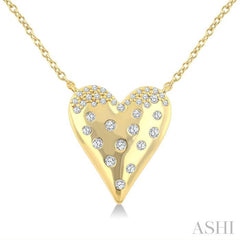 1/5 Ctw Round Cut Diamond Heart Mosaic Pendant With Chain in 10K Yellow Gold