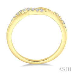 1/5 Ctw Twisted Top Round Cut Diamond Wedding Band in 14K Yellow Gold