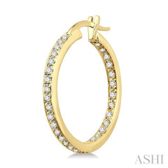 1/2 Ctw Round Cut Diamond Hoop Earrings in 14K Yellow Gold