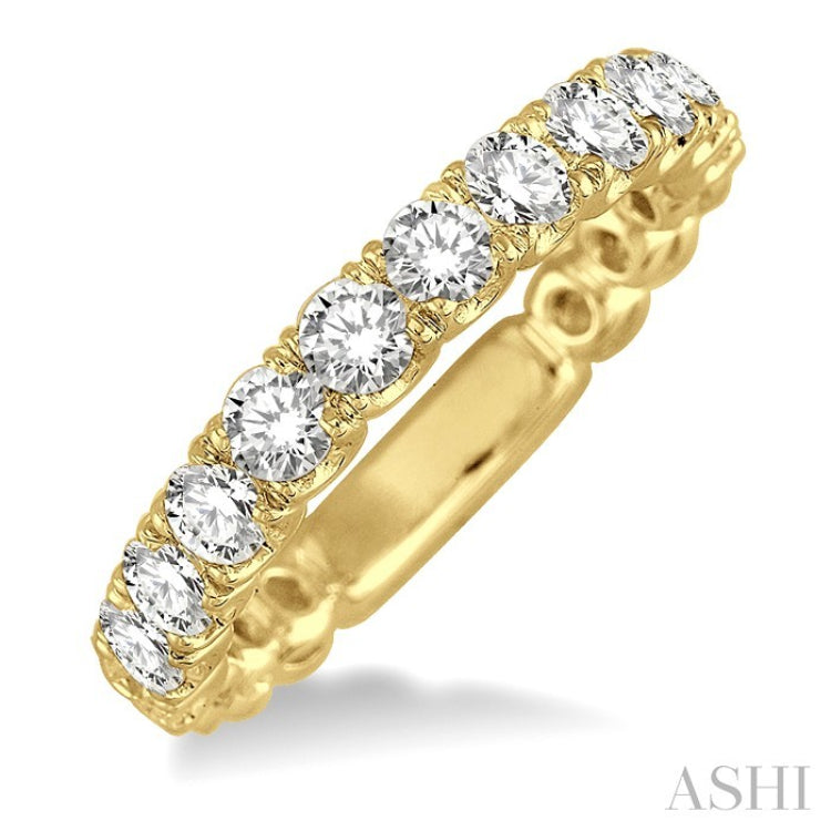 3/4 Ctw Round Cut Diamond Wedding Band in 14K Yellow Gold