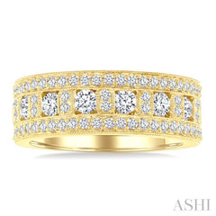 1 1/10 Ctw Channel Round Cut Diamond Wedding Band in 14K Yellow Gold