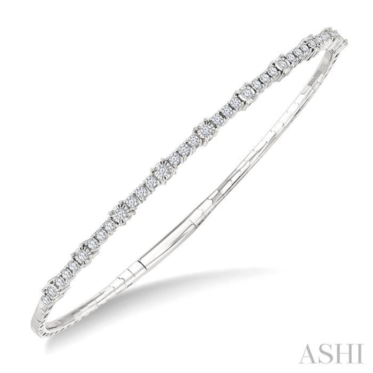 3/4 Ctw Round Cut Diamond Illusion Flex Bangle in 14K White Gold