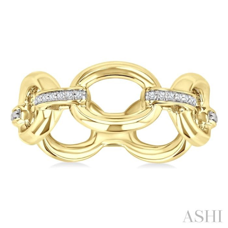1/20 Ctw Bold Oval Link Round Cut Diamond Fashion Ring in Yellow Gold Vermeil