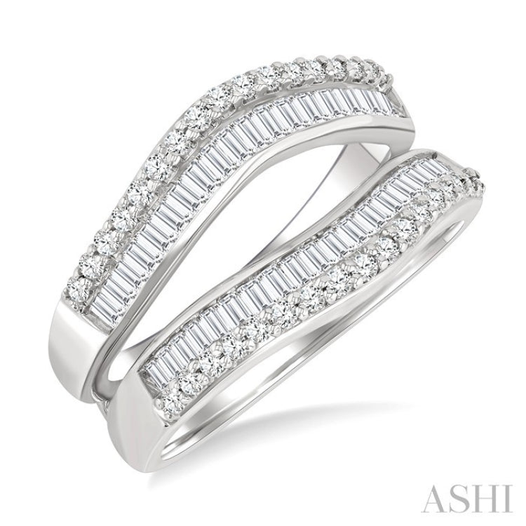 1 1/10 Ctw Baguette and Round Cut Diamond Insert Ring in 14K White Gold