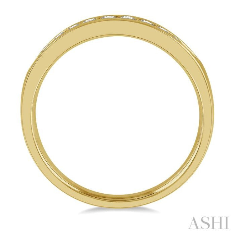 1/4 Ctw Channel Set 11 Stone Round Cut Diamond Wedding Band in 14K Yellow Gold