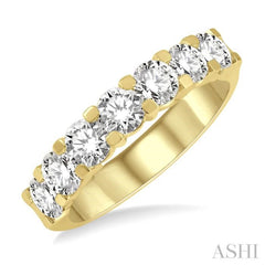 2 Ctw 7 Stone Round Cut Diamond Wedding Band in 14K Yellow Gold