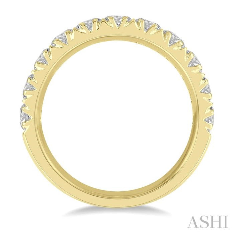 2 Ctw 11 Stone Round Cut Diamond Wedding Band in 14K Yellow Gold