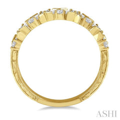 5/8 Ctw Zigzag Baguette and Round Cut Diamond Band in 14K Yellow Gold
