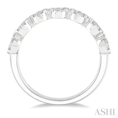 1/2 Ctw Jointed Circular Mount Lovebright round Cut Diamond Band in 14K White Gold