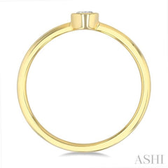 1/6 Ctw Petite Bezel Set Round Cut Diamond Fashion Ring in 10K Yellow Gold