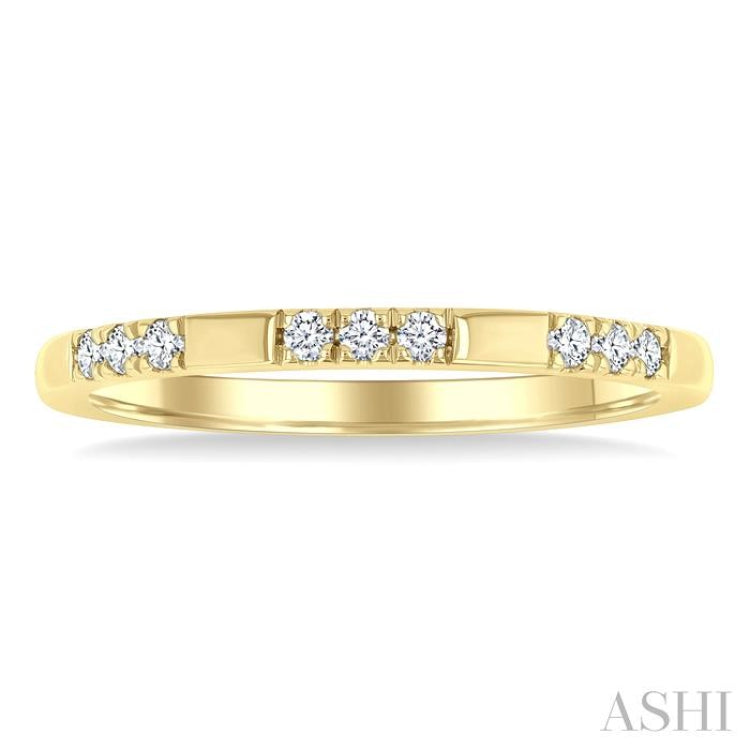1/8 Ctw Sectioned Round Cut Diamond Fashion Band in 14K Yellow Gold