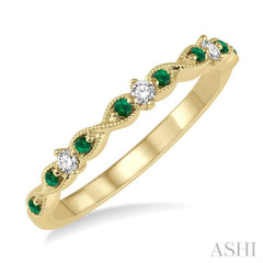 1.25 MM Emerald and 1/10 Ctw Round Cut Diamond Precious Wedding Band in 14K Yellow Gold