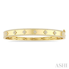 3/4 Ctw Round Cut Diamond Clover Fashion Bangle in 14K Yellow Gold