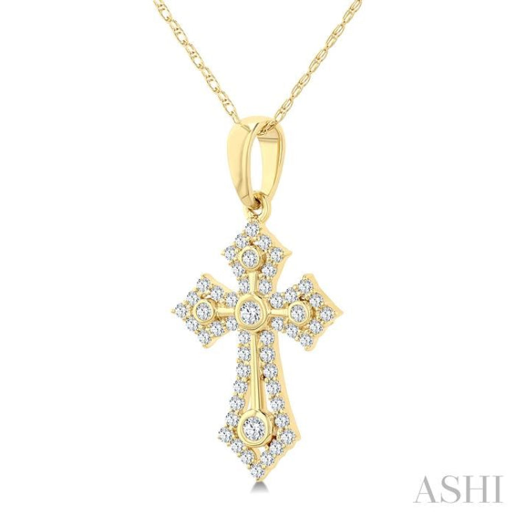 1/4 Ctw Round Cut Diamond Cross Motif Fashion Pendant With Chain in 10K Yellow Gold